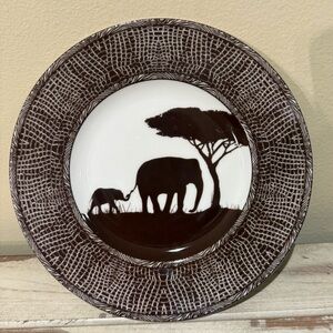 Z Gallerie Safari Elephant Decorative 8.75” Plate